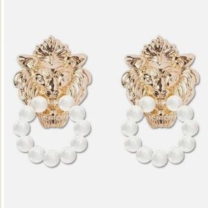 FAUX Pearl Tiger Head Fashion Earrings. NWT